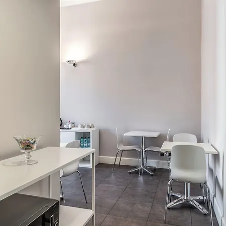 Cavour 278 4*